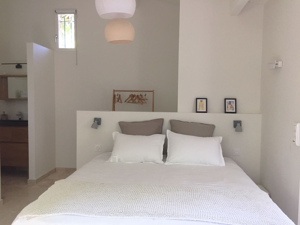Comfort House, Ensuite, Garden View (Serendip)