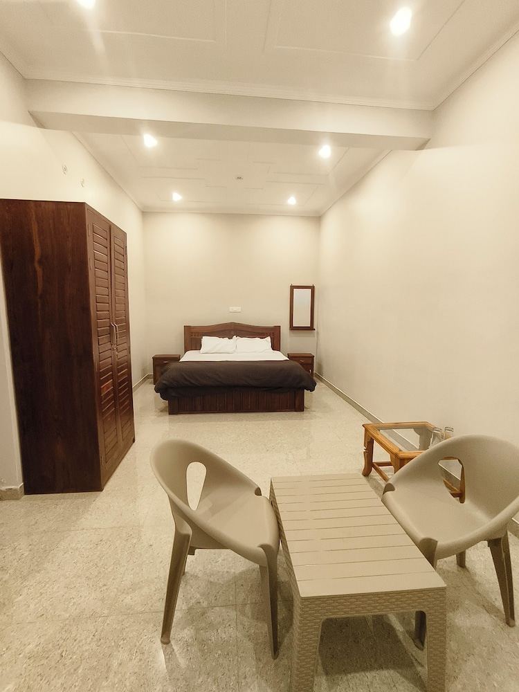 Deluxe Double Room, 1 Queen Bed, Balcony, Valley View