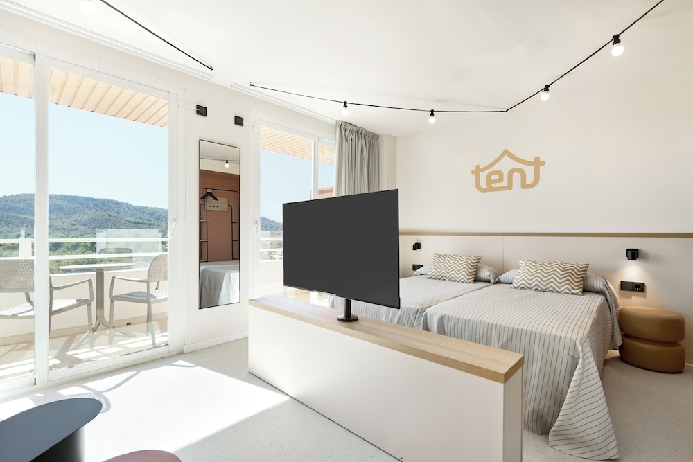 Loft, Mountain View, 2 adults + 1 Child (Bed & Unlimited Brunch)