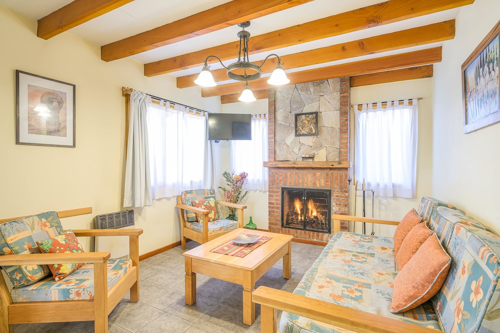 Cabin, 2 Bedrooms, City View photo 1