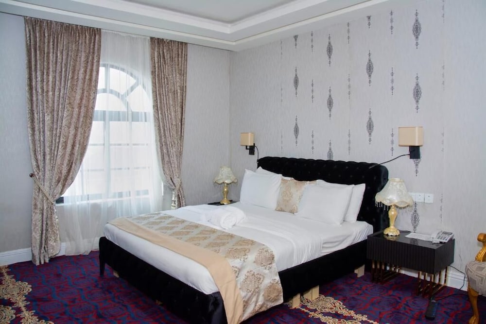 Royal Room photo 1