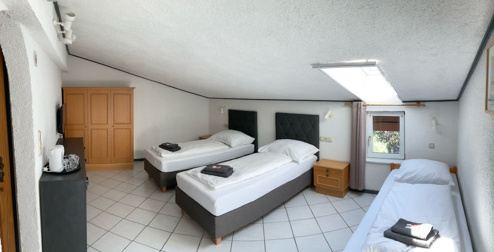 Triple Room - Photo 5