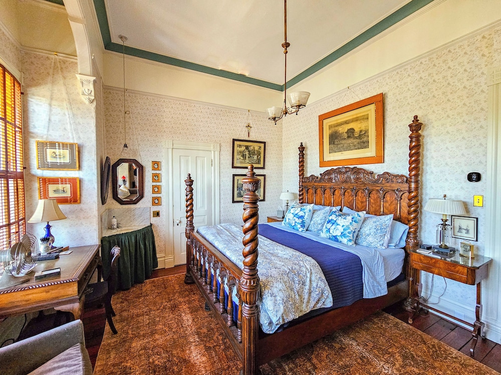 Deluxe Studio Suite, 1 King Bed