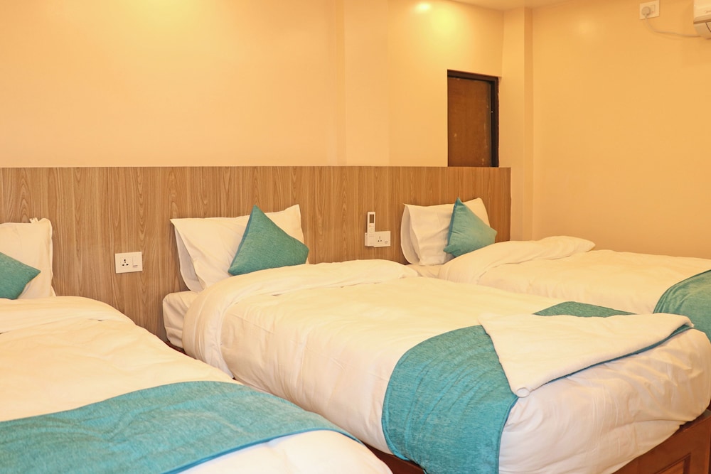 Deluxe Triple Room - Photo 7