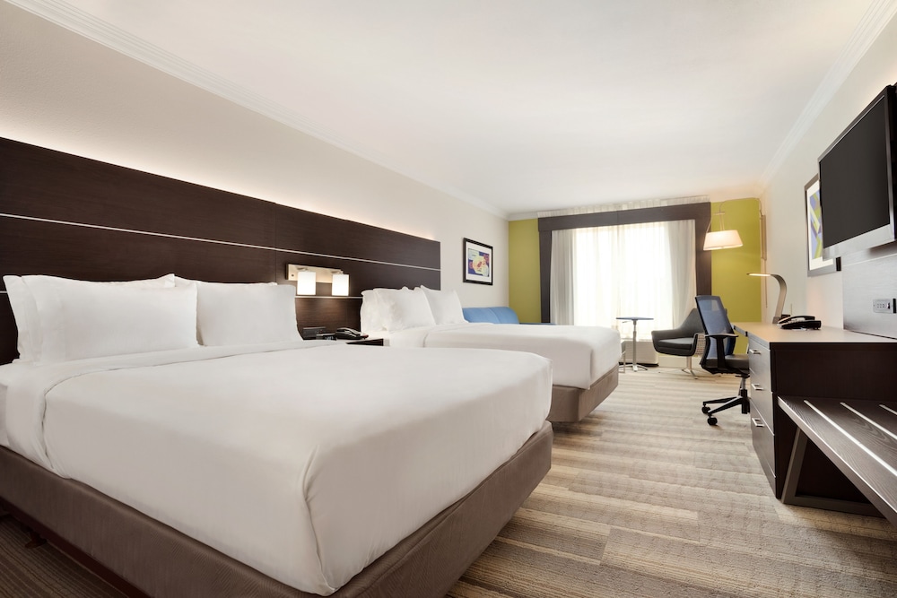 Standard Room, 2 Double Beds, Accessible Bathtub (Mobility) - Photo 1