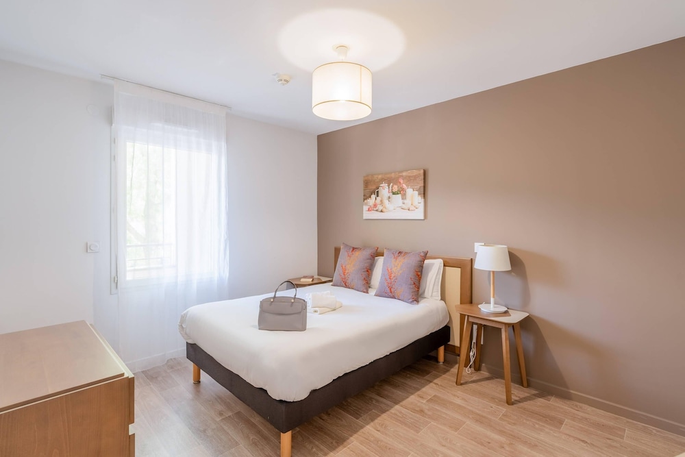 Room, 1 Queen Bed, Non Smoking (Upgrade)