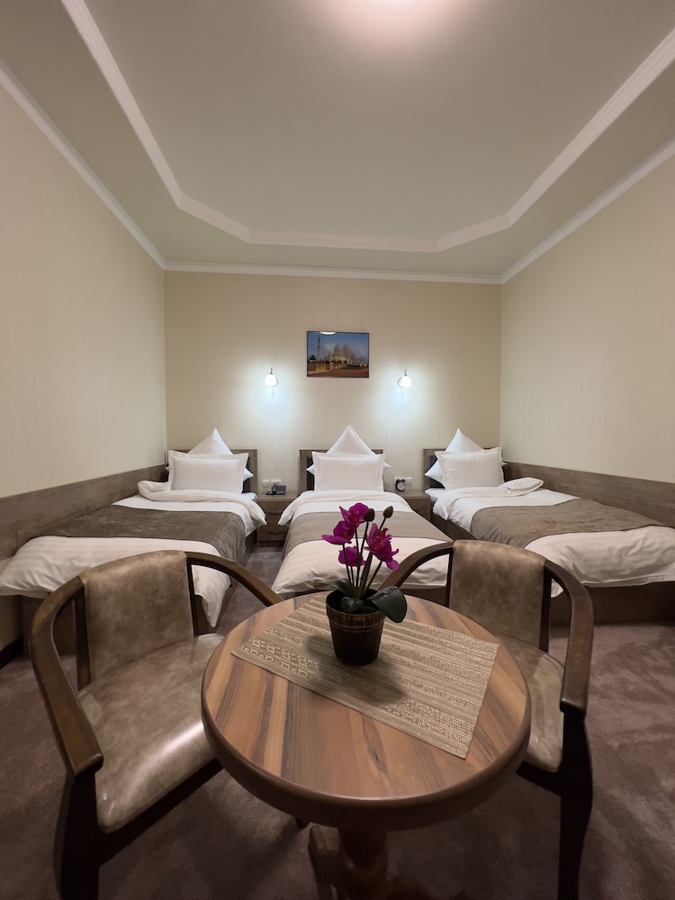 Standard Triple Room - Photo 1