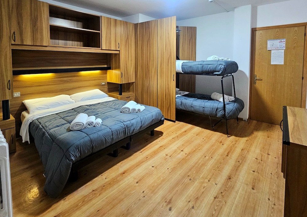 Economy Quadruple Room