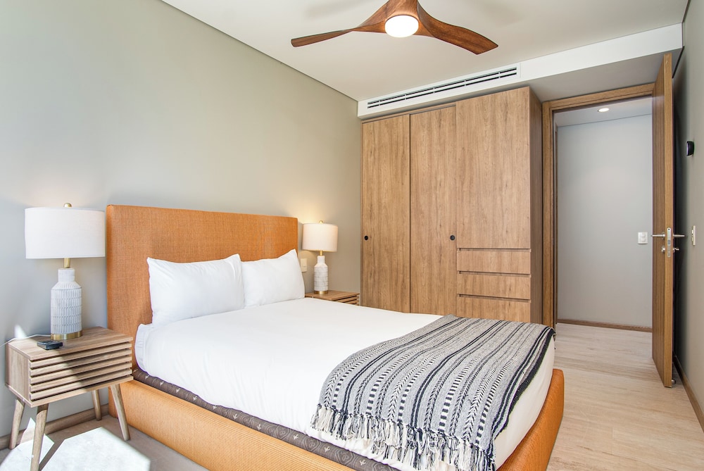 Exclusive Apartment, Partial Sea View, Tower