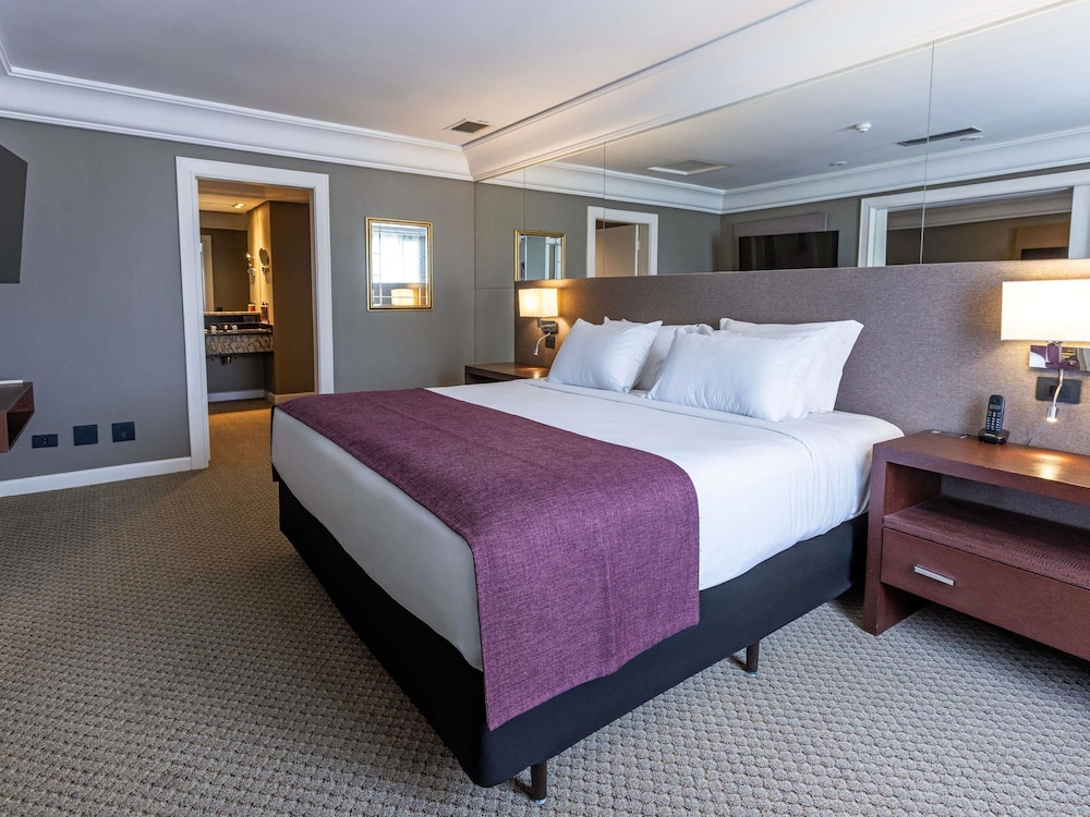 Luxury Suite, 1 King Bed, Bathtub - Photo 10