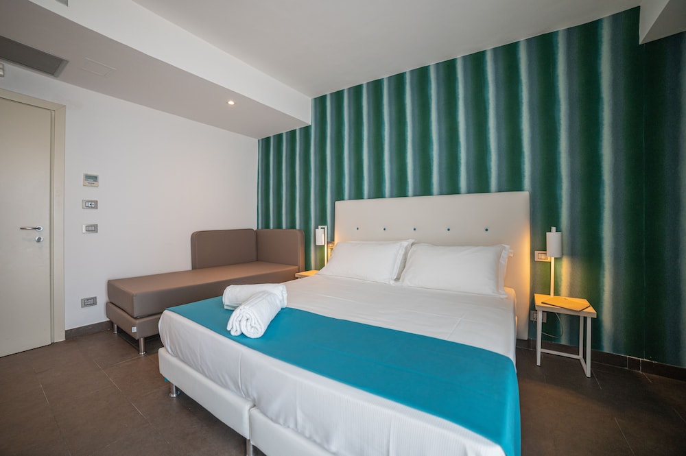 Deluxe Double Room, Balcony - Photo 1