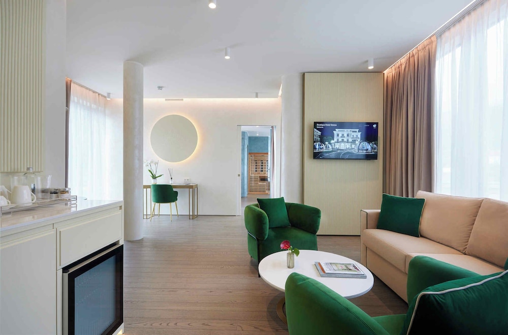 Luxury Suite