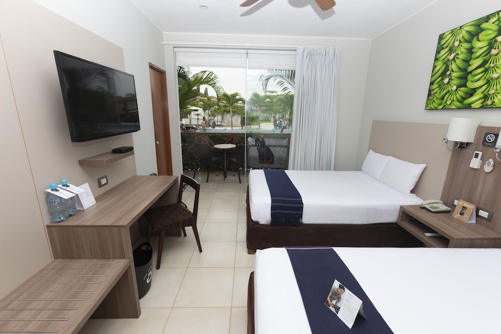 Superior Twin Room, Pool View