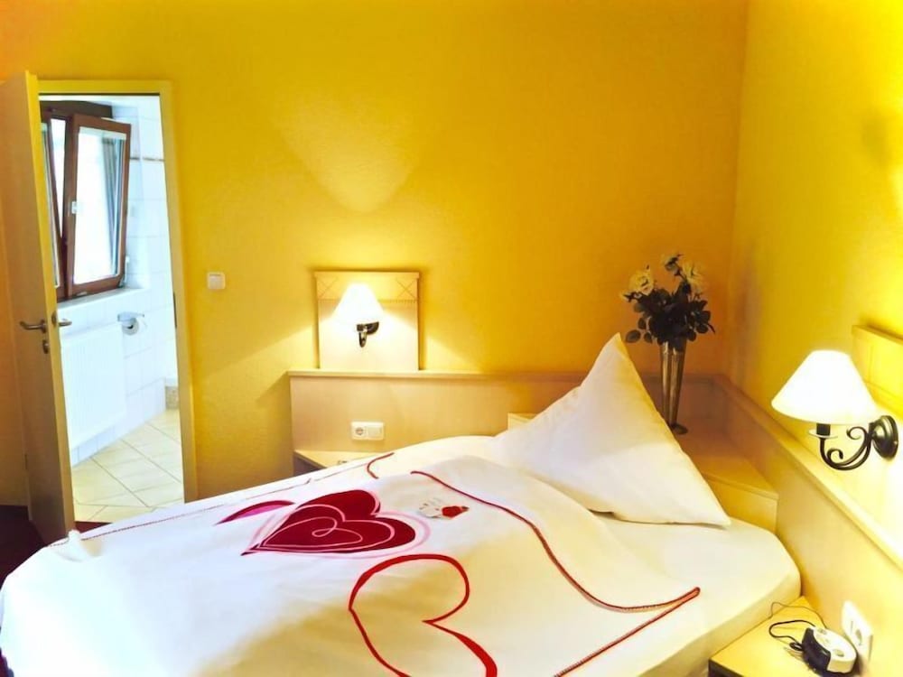 Double Room (Rosenzimmer) photo 2