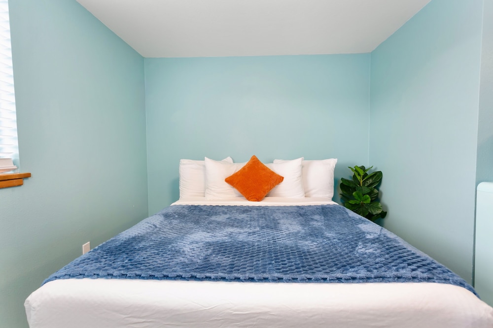 Cottage, 1 Queen Bed, Pets Allowed photo 2