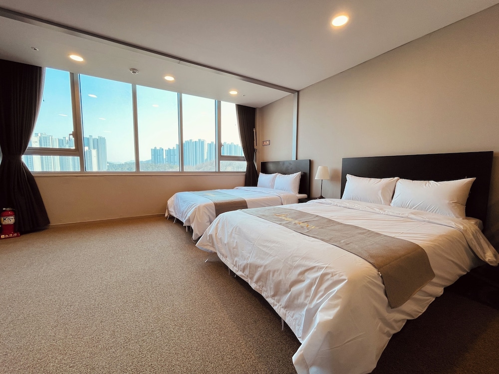 Deluxe Twin Room - Photo 1