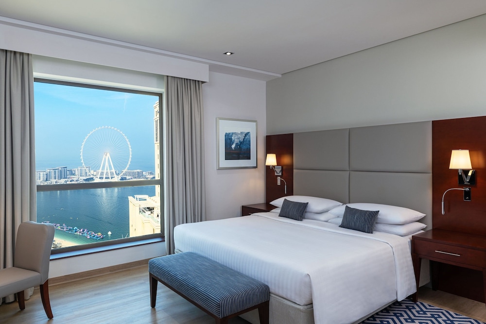 Suite, 3 Bedrooms, Balcony