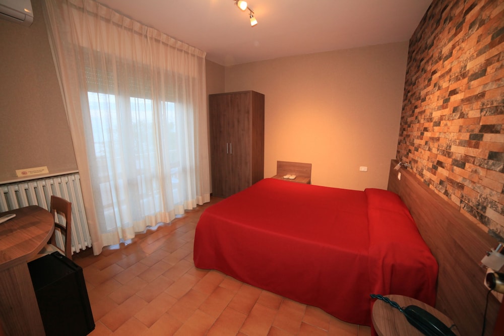 Classic Double Room Single Use, Sea View photo 1