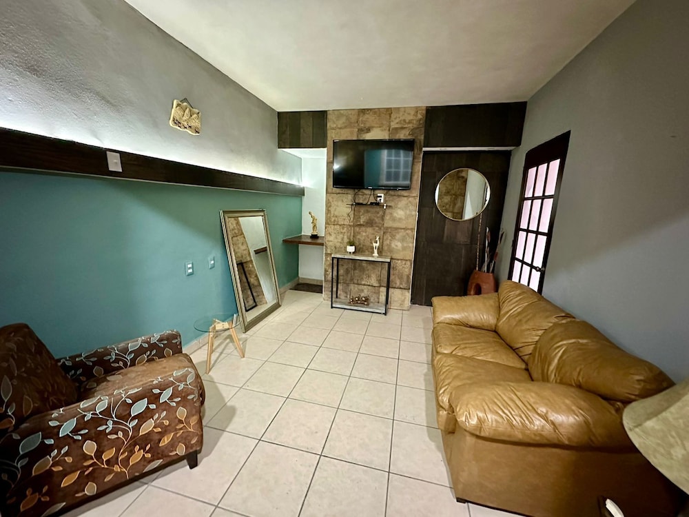 2Bedroom Suite with Kitchen 102 photo 2