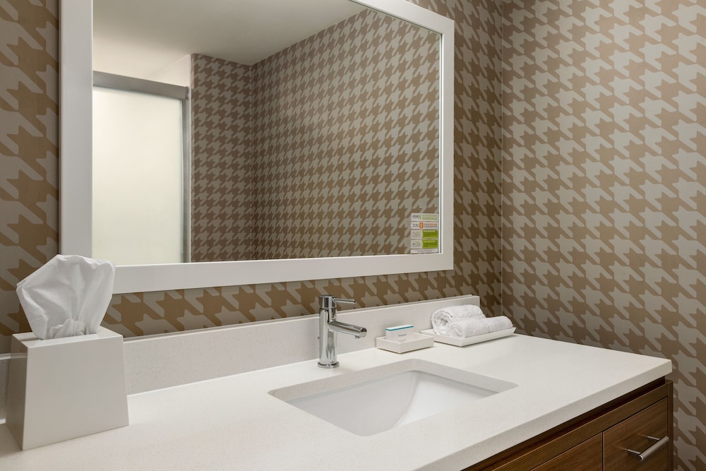 Studio, 2 Queen Beds, Accessible, Bathtub (Mobility & Hearing), photo 6