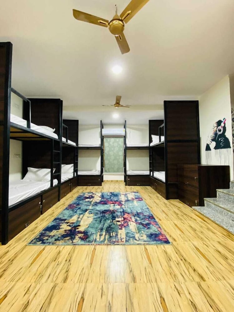 Premier Shared Dormitory