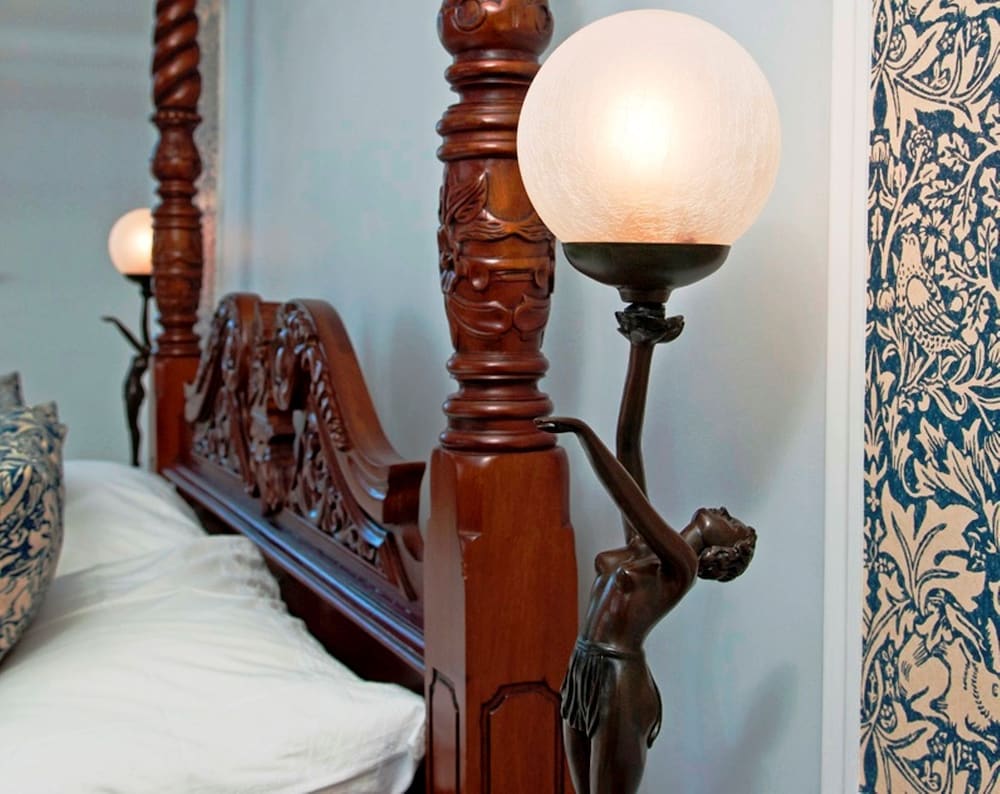 Four Poster Room photo 2