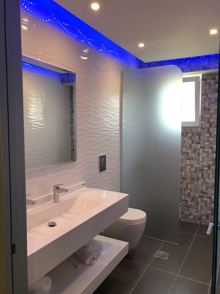 Superior Double or Twin Room photo 3