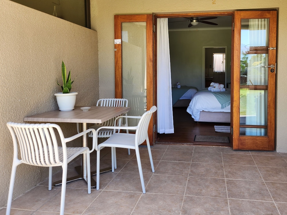Family Room, 1 Bedroom, Garden View photo 2