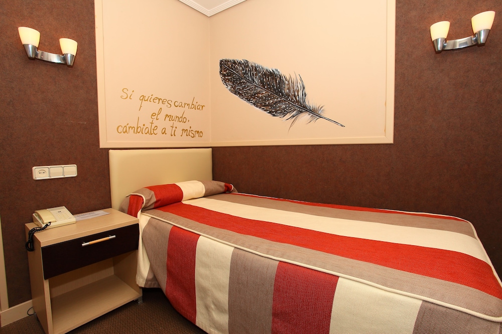 Single Room photo 3