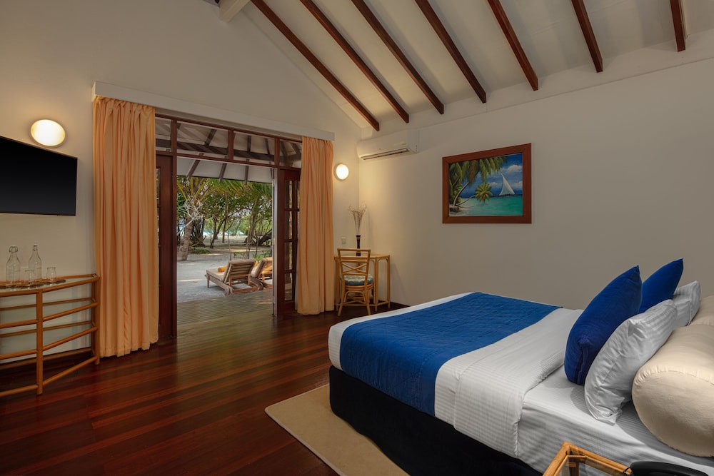 Honeymoon Suite - Photo 1