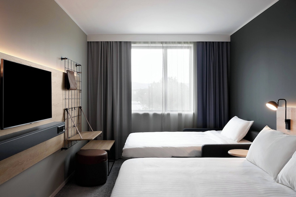 Premium Room, 1 Queen Bed with Sofa bed - Photo 1