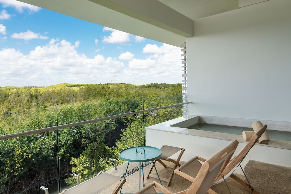 Beach Area Suite