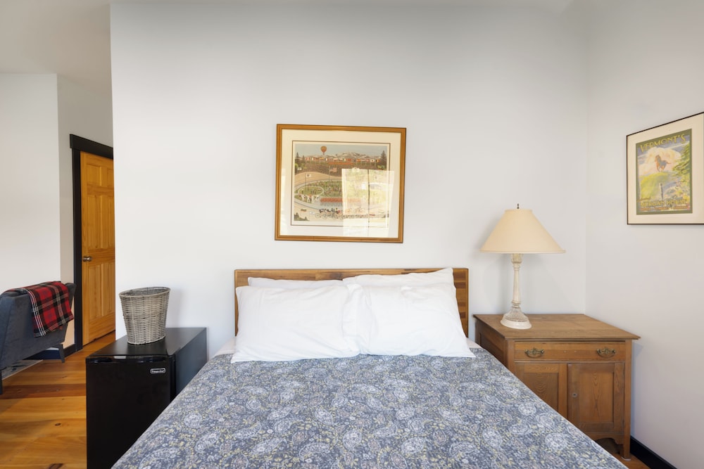 Junior Room, 1 Queen Bed, Non Smoking