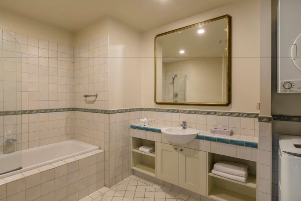 2 Bedroom Apartment - Photo 6