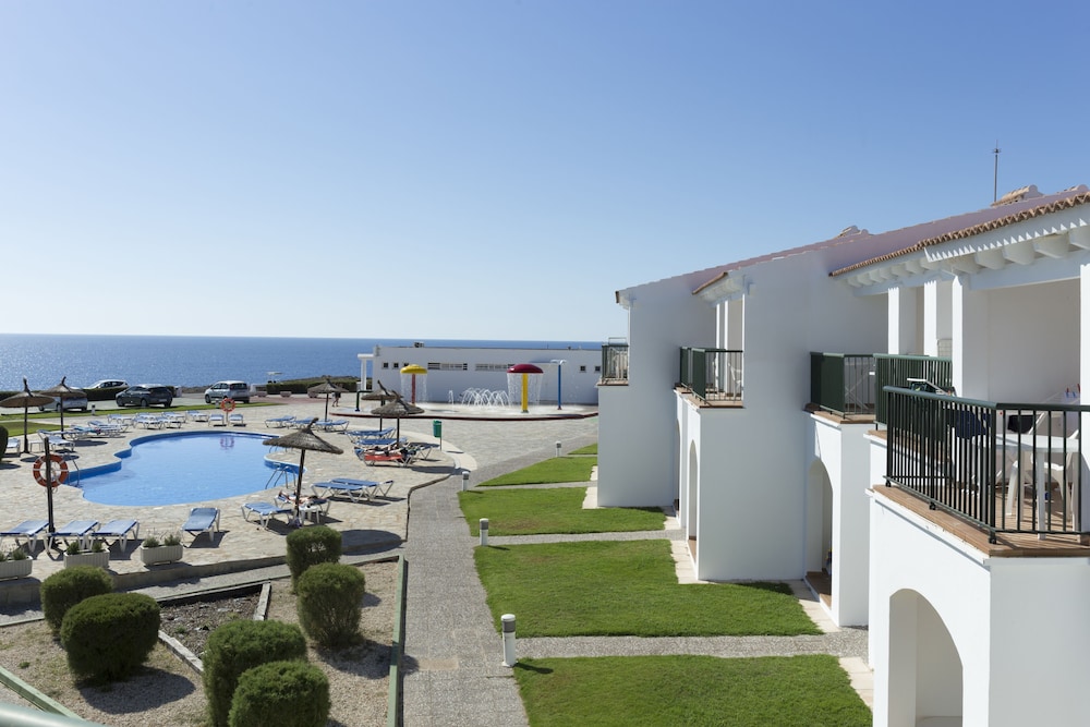 Room, 1 Bedroom, Partial Sea View (3 adults and 1 child)