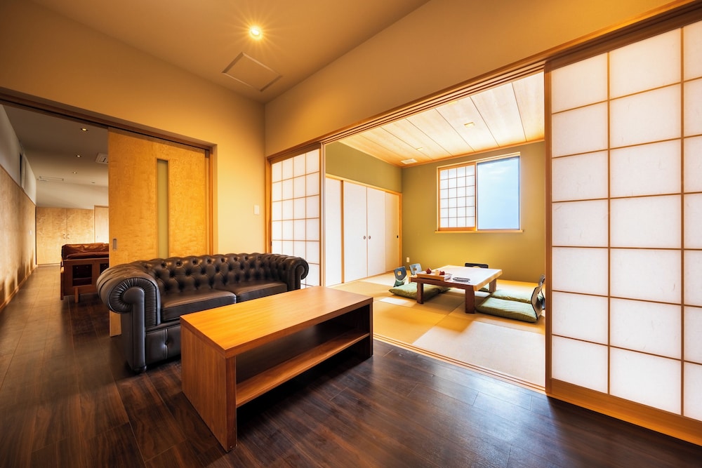 Main building Japanese-Western style room [-Icho-] Kitchen & kids room & indoor bath