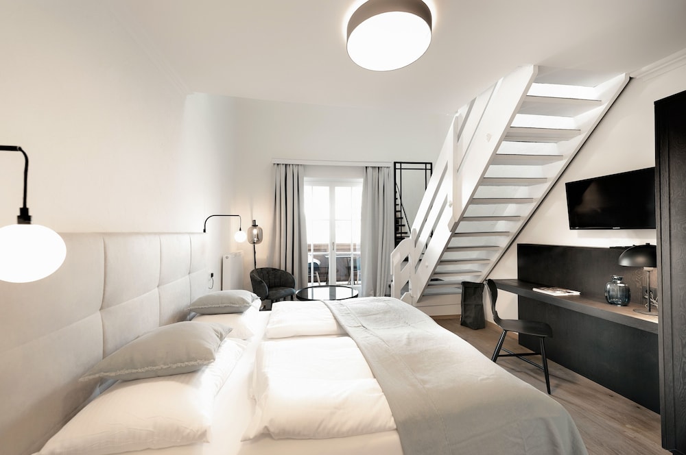 Gallery Room, 2 Bedrooms, Balcony (Gmiadlicha Gustl)