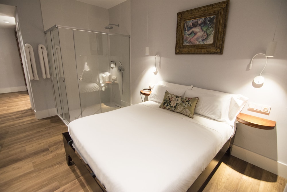 Double or Twin Room - Photo 19