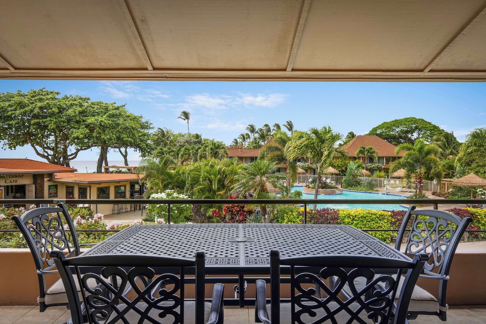 Premium Suite (1 Bedroom, Oceanside) - Photo 11
