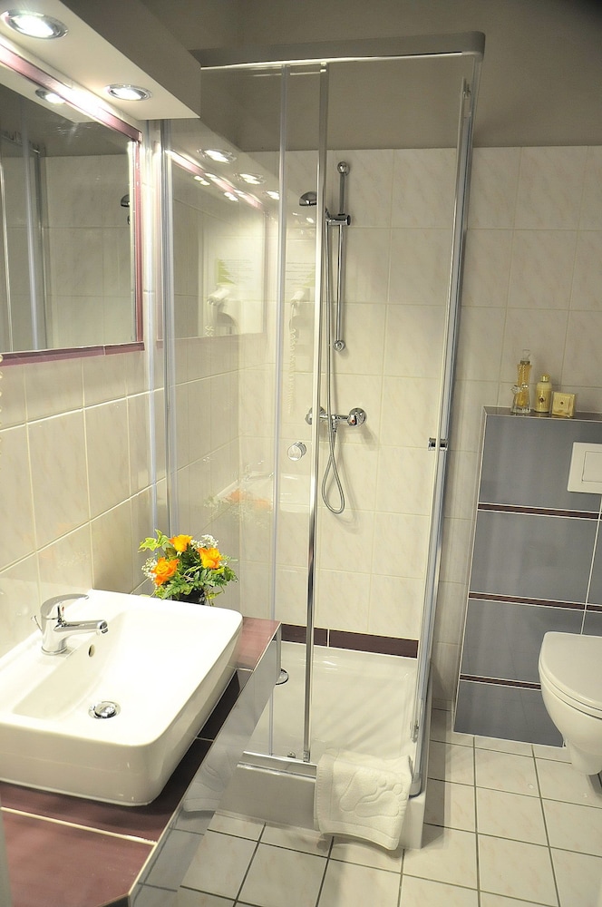 Double Room - Photo 6