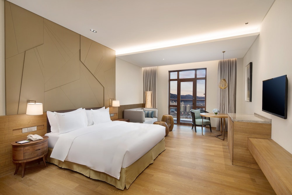 Standard Room, 1 King Bed (High Floor)