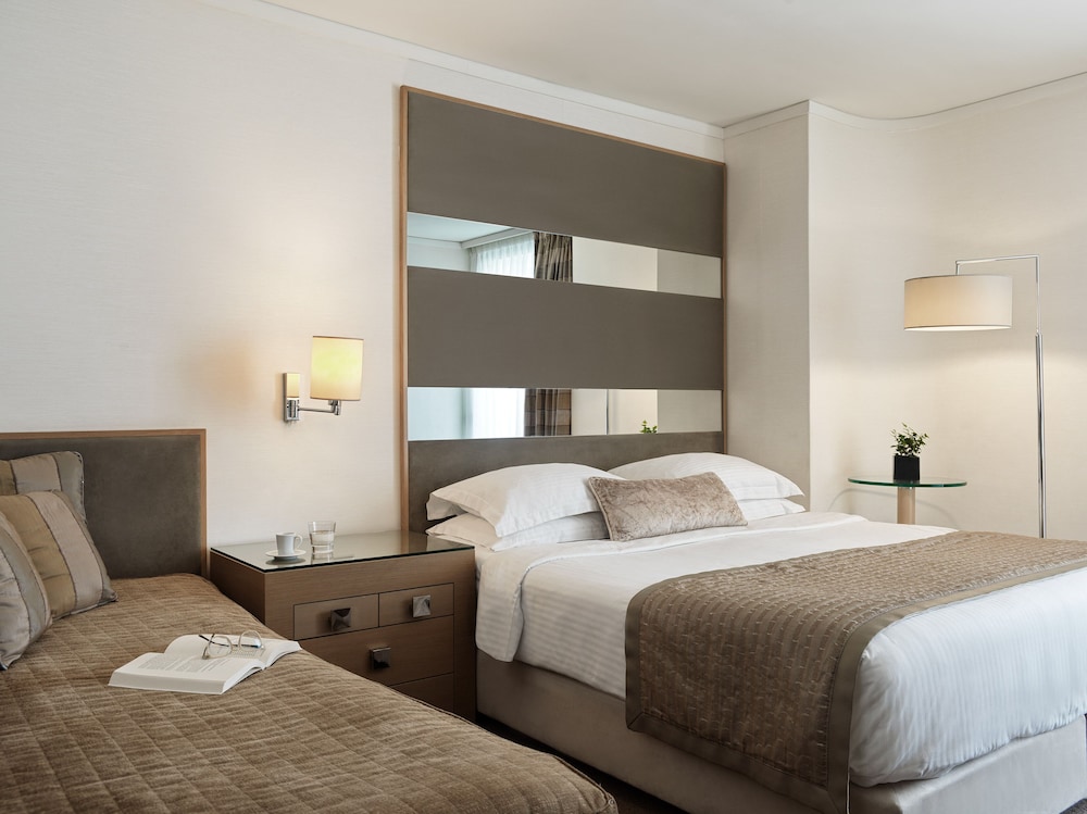 Family Room, 2 Bedrooms, Connecting Rooms, City View - Photo 9