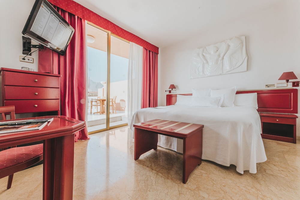 Superior Double Room, Private Pool (2 adults and 1 child) - Photo 1