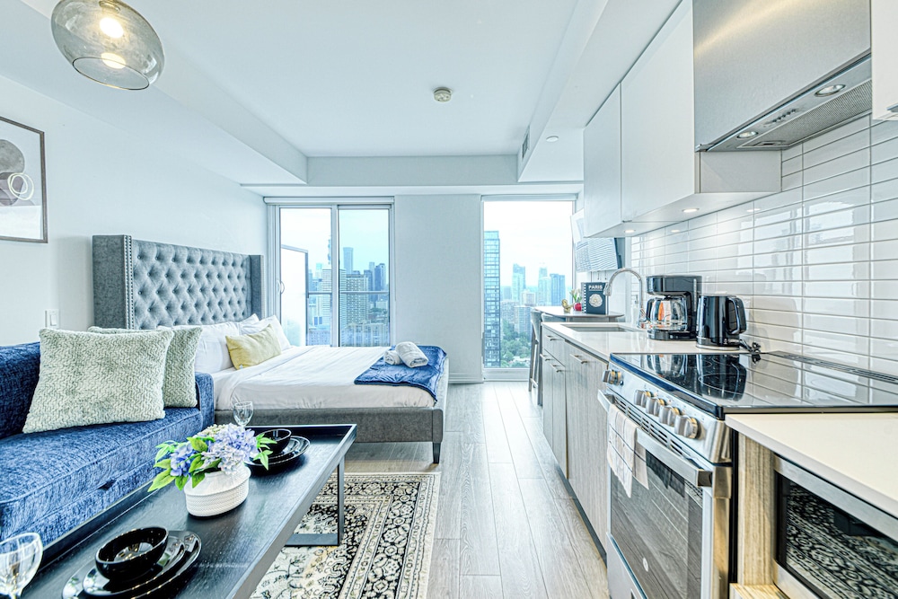 Superior Studio Suite, City View
