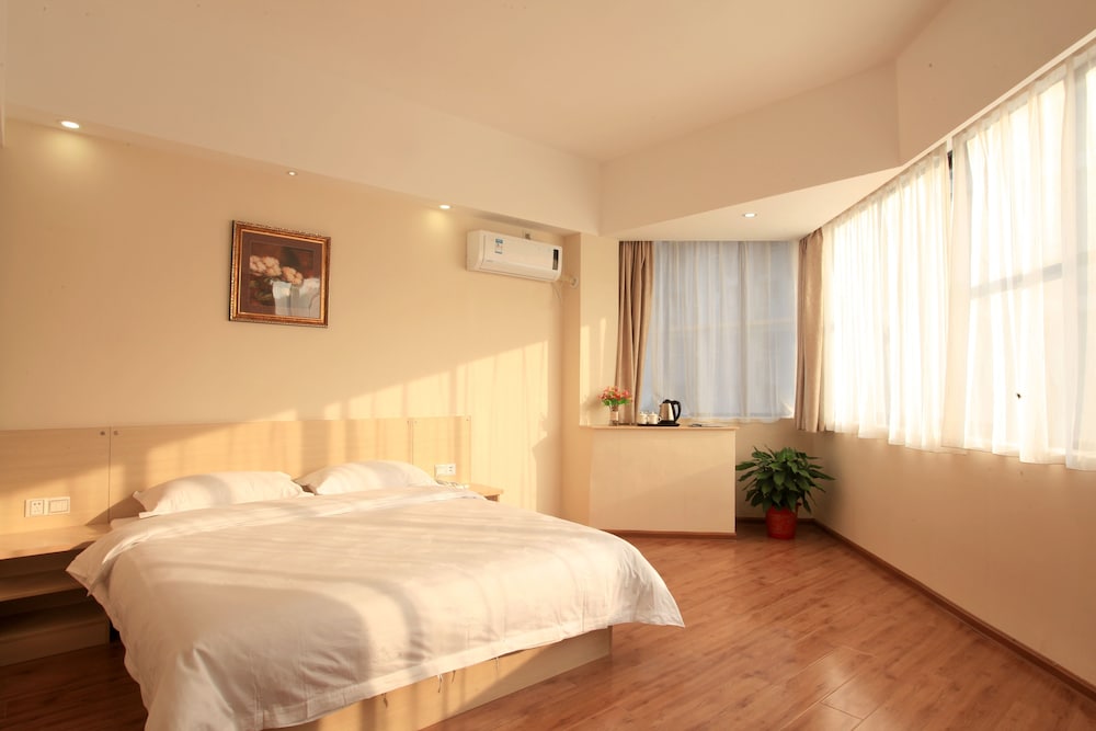 Deluxe Suite photo 1