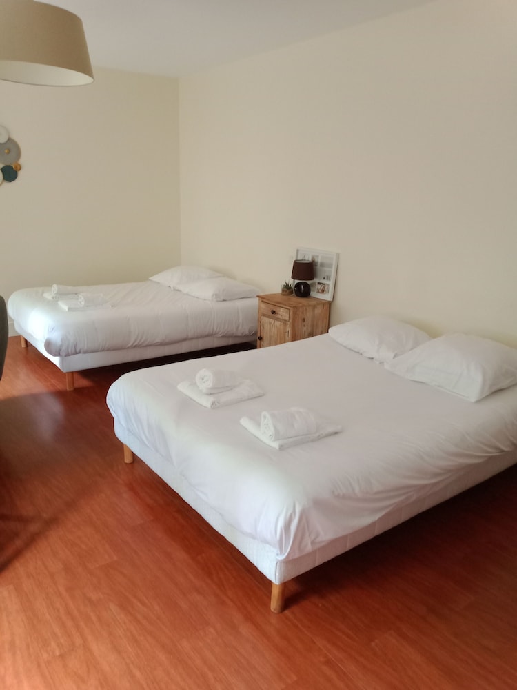 Family Studio, 2 Double Beds, Accessible, Kitchenette