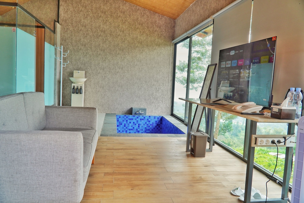 Royal Villa photo 2