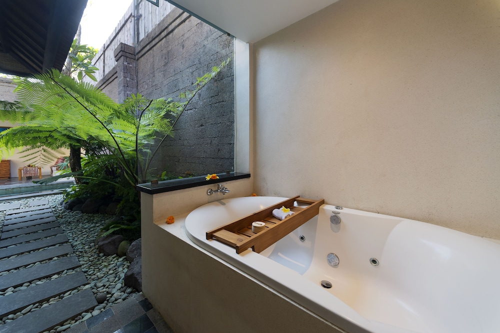 One-Bedroom Villa with Private Pool - King Bed - Photo 10