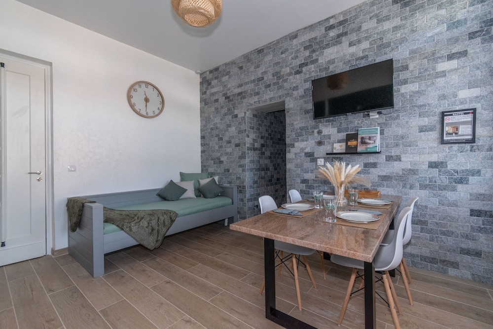 Cozy Scandinavian Apartment - Photo 11