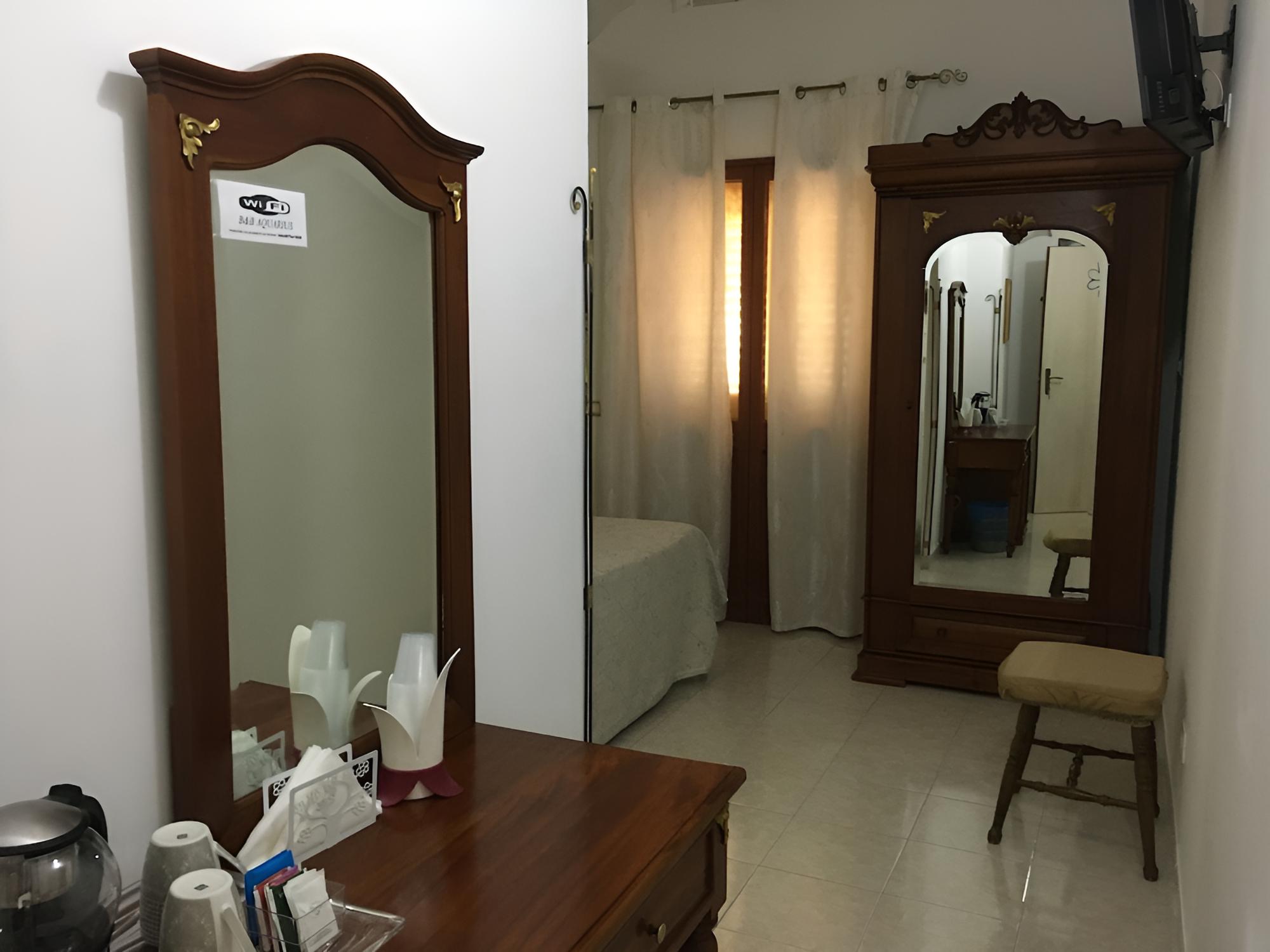 Double Room (Aquarius)